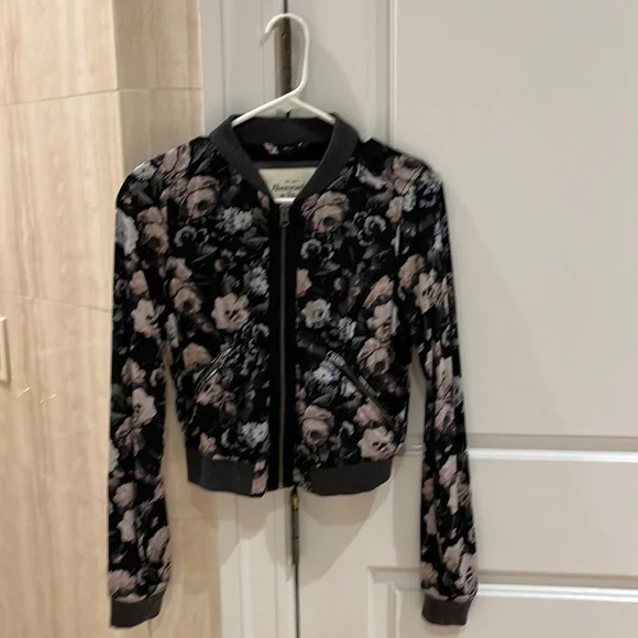 Brand new Abercrombie & fitch jacket - Picture 1 of 4